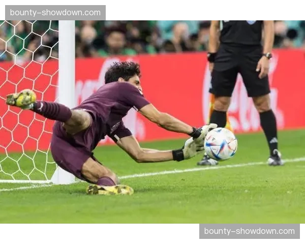 塞维利亚门将布努解禁复出 缓解防线人员危机 塞维利亚门将布努解禁复出 缓解防线人员危机