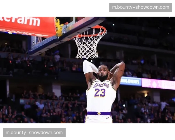 詹姆斯距历史出场数第一帕里什仅差6场 即将登顶历史第一